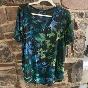 A beautiful, gently used Karen Kane blouse